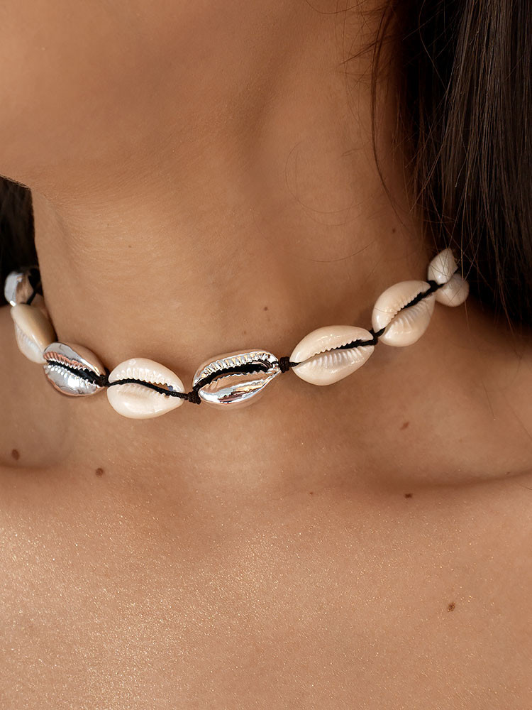 WHITE & SILVER SEASHELL CHOKER