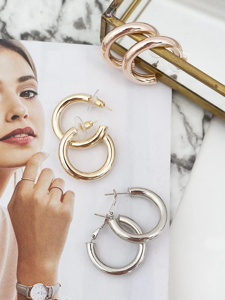 ALESSANDRA BOLD HOOP EARRINGS