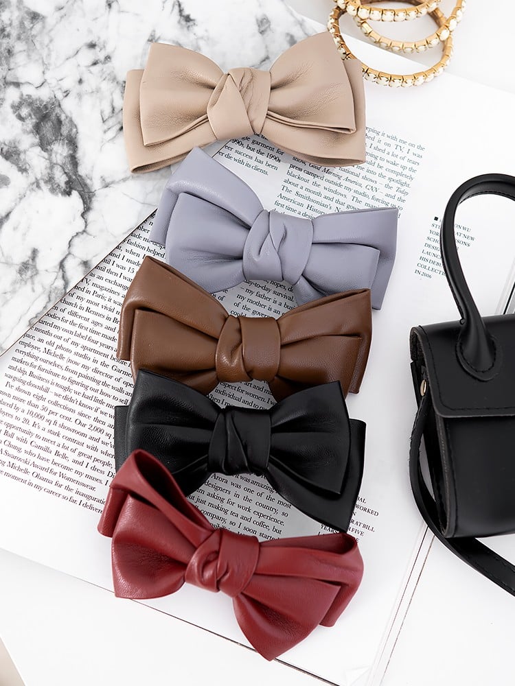 LEATHER BOW HAIRCLIP
