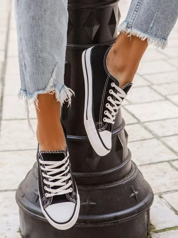 SUPER BLACK SNEAKERS