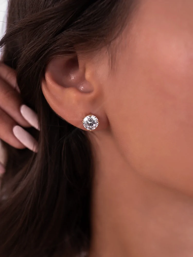 THE DIAMOND EARRINGS