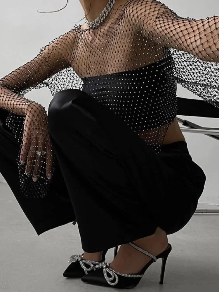 ΜΑΥΡΗ ΜΠΛΟΥΖΑ ΔΙΧΤΥ ΜΕ...