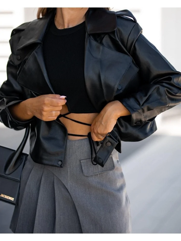 SOLENE BLACK CROP...