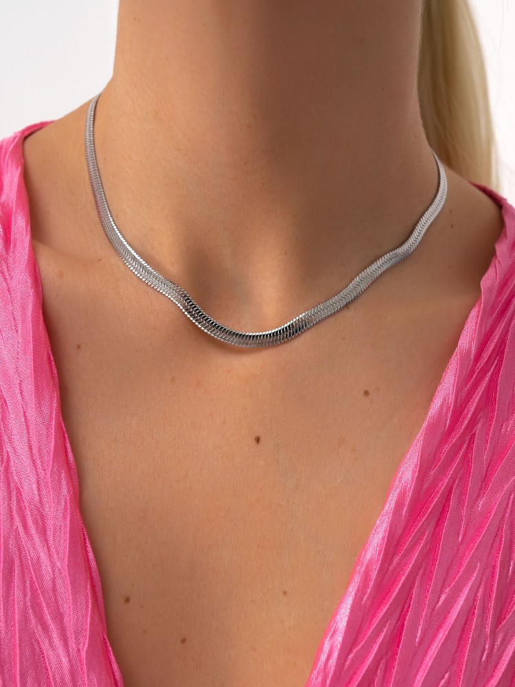 SILVER SNAKE CHAIN NECKLACE
