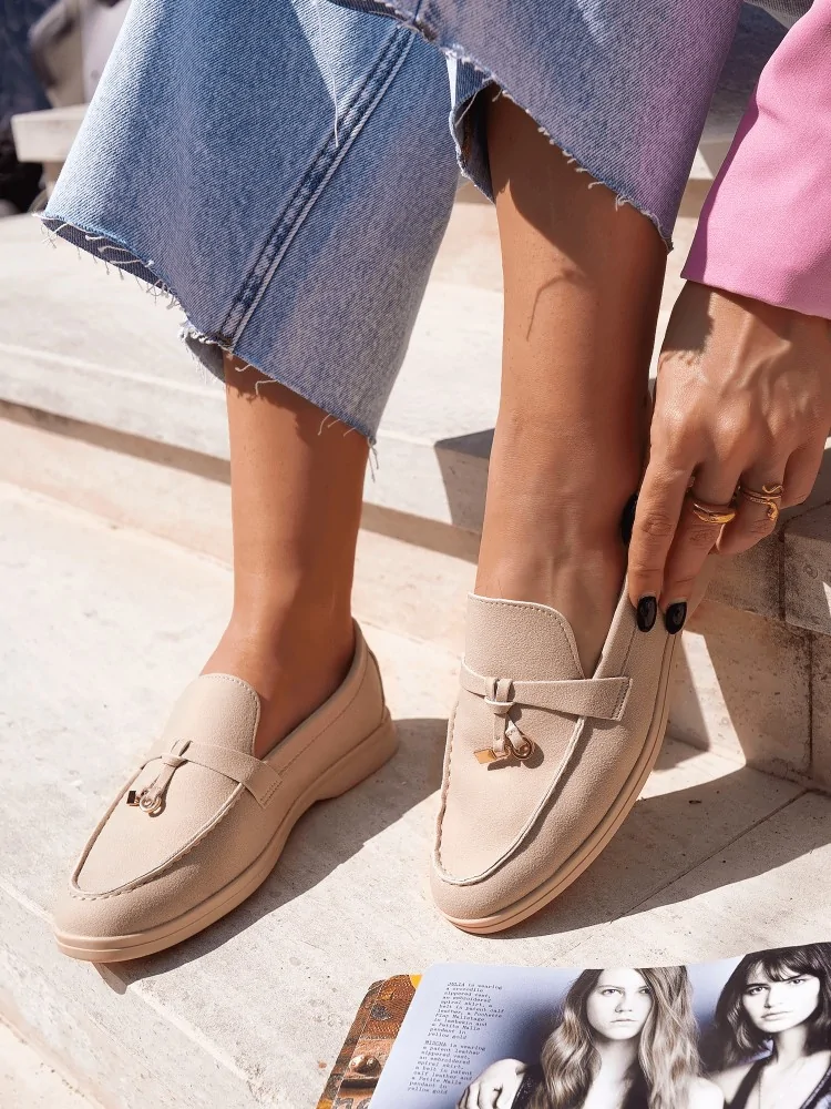 BEIGE LOAFERS - DORADO