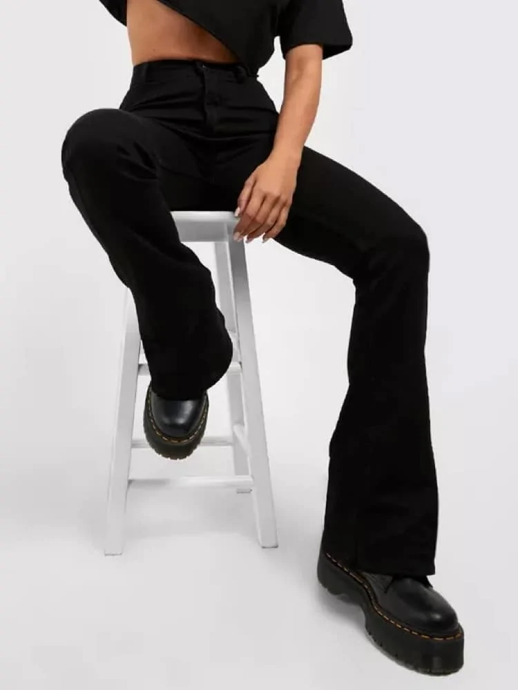 CLEA BLACK BELL JEANS