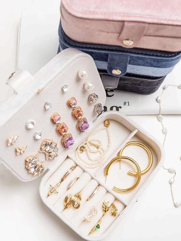 ΒΕΛΟΥΔΙΝΗ ΘΗΚΗ ΚΟΣΜΗΜΑΤΩΝ...