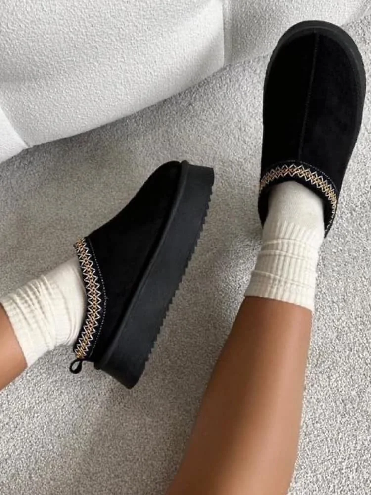 SLIP ON BLACK- AQUILO