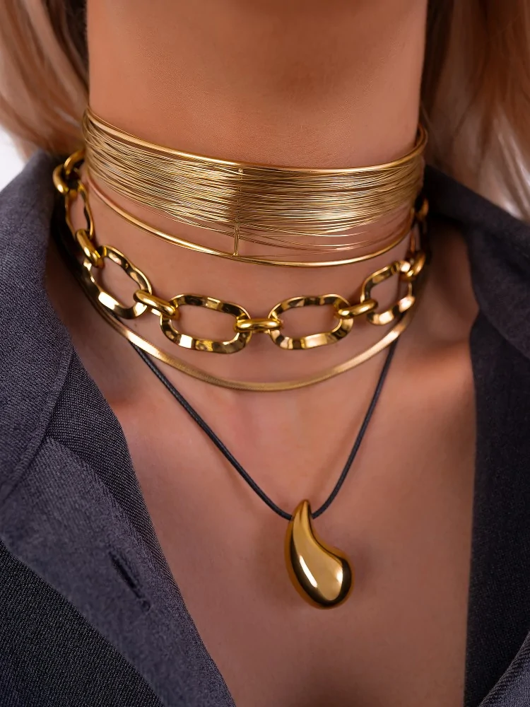 GOLD NECKLACE - SARITA