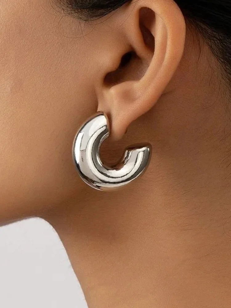 RUSSEL SILVER HOOP EARRINGS