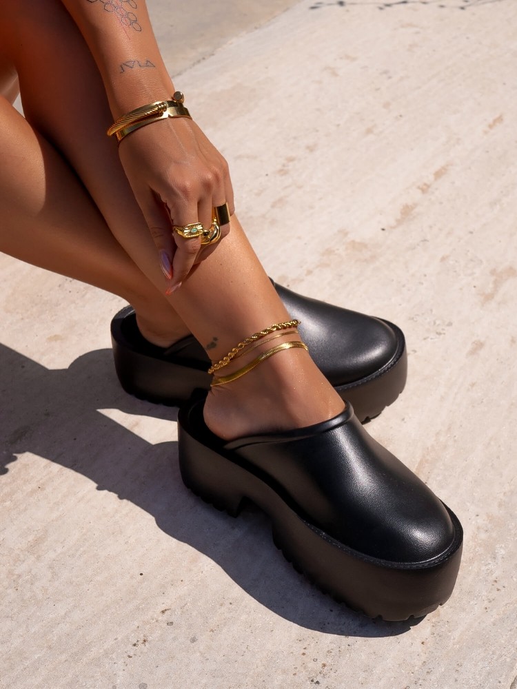 BLACK SLIPPERS - DOMINIK