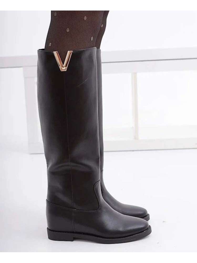BLACK BOOTS - VEATRIKI