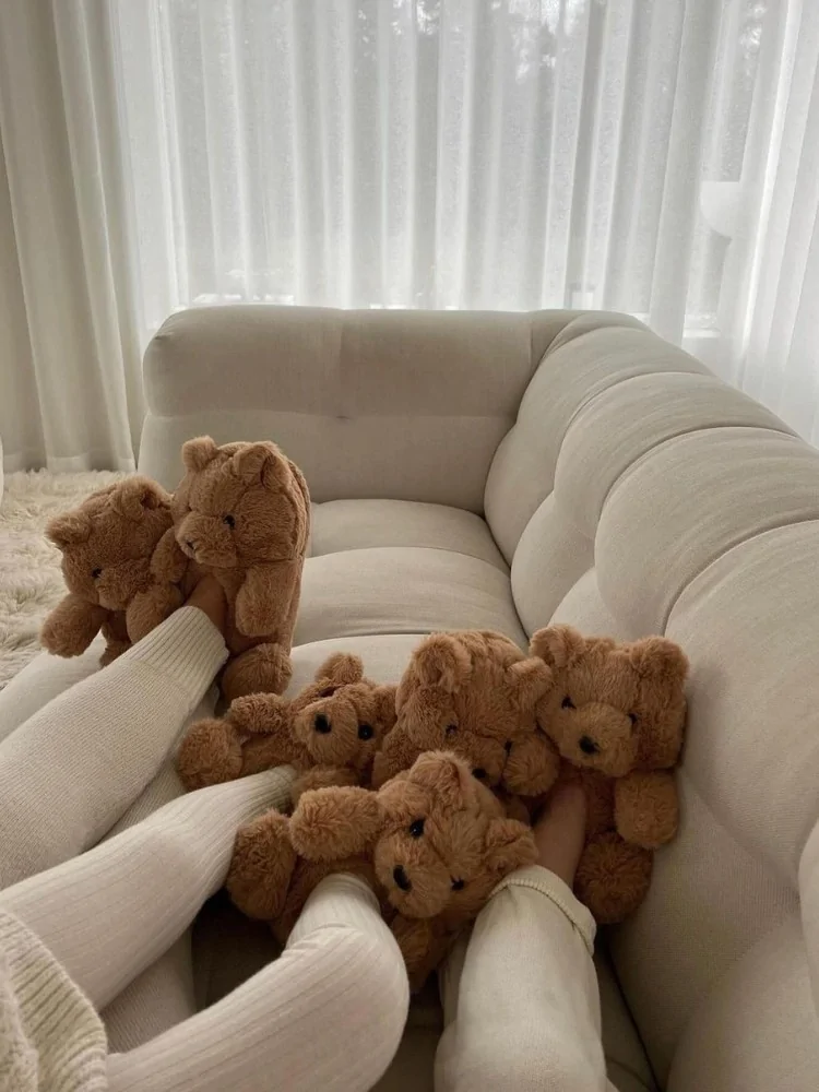 GUSTAVE BEAR SLIPPERS