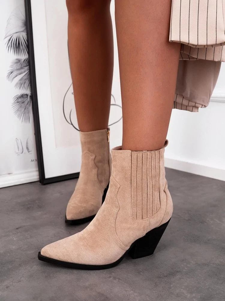 BEIGE BOOTS - COWGIRL