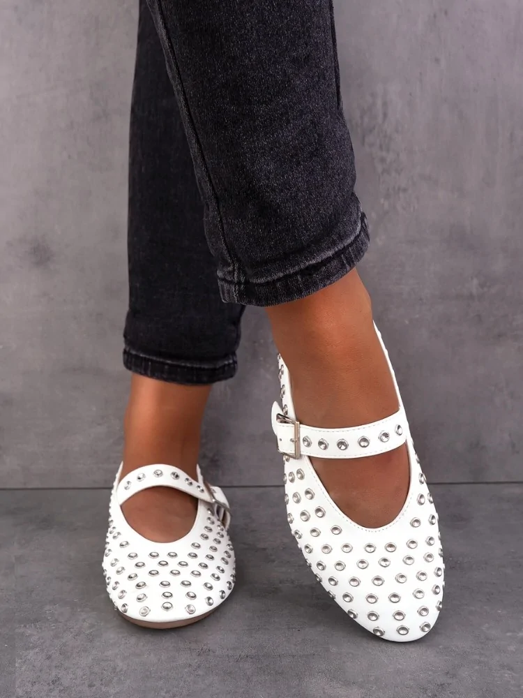 WHITE BALLERINAS WITH...