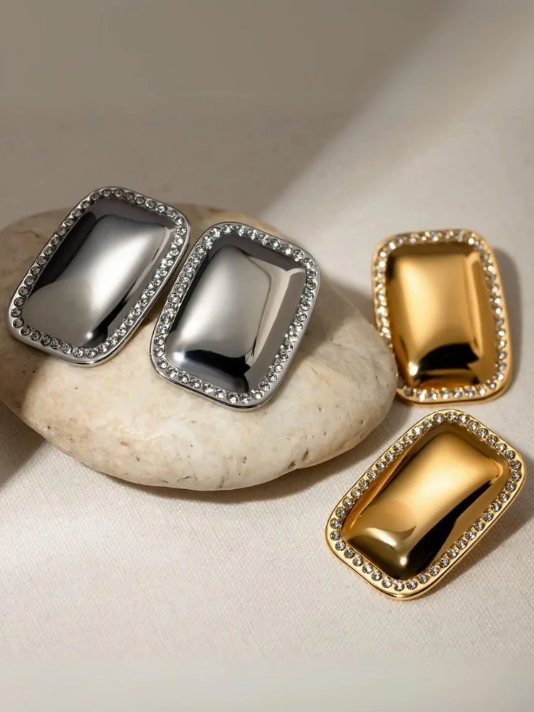 ΣΚΟΥΛΑΡΙΚΙΑ ΜΕ ΣΤΡΑΣ - STRALA