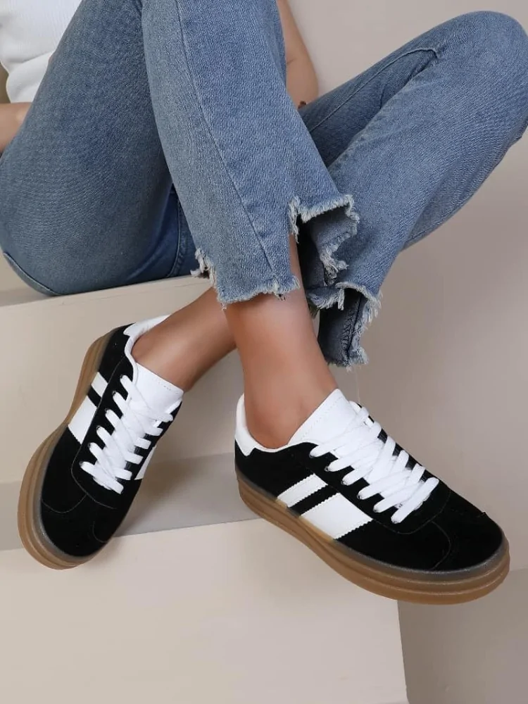 BLACK SNEAKERS - ADILO