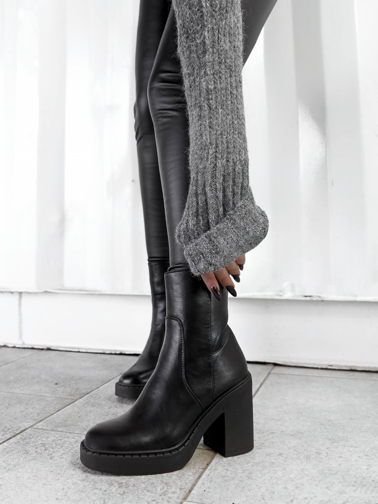 LEATHER BLACK BOOTIES - SOLVIA