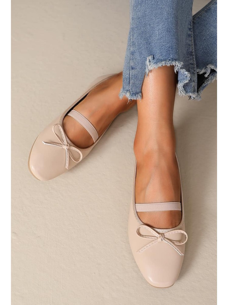 BEIGE BALLERINAS - POETA