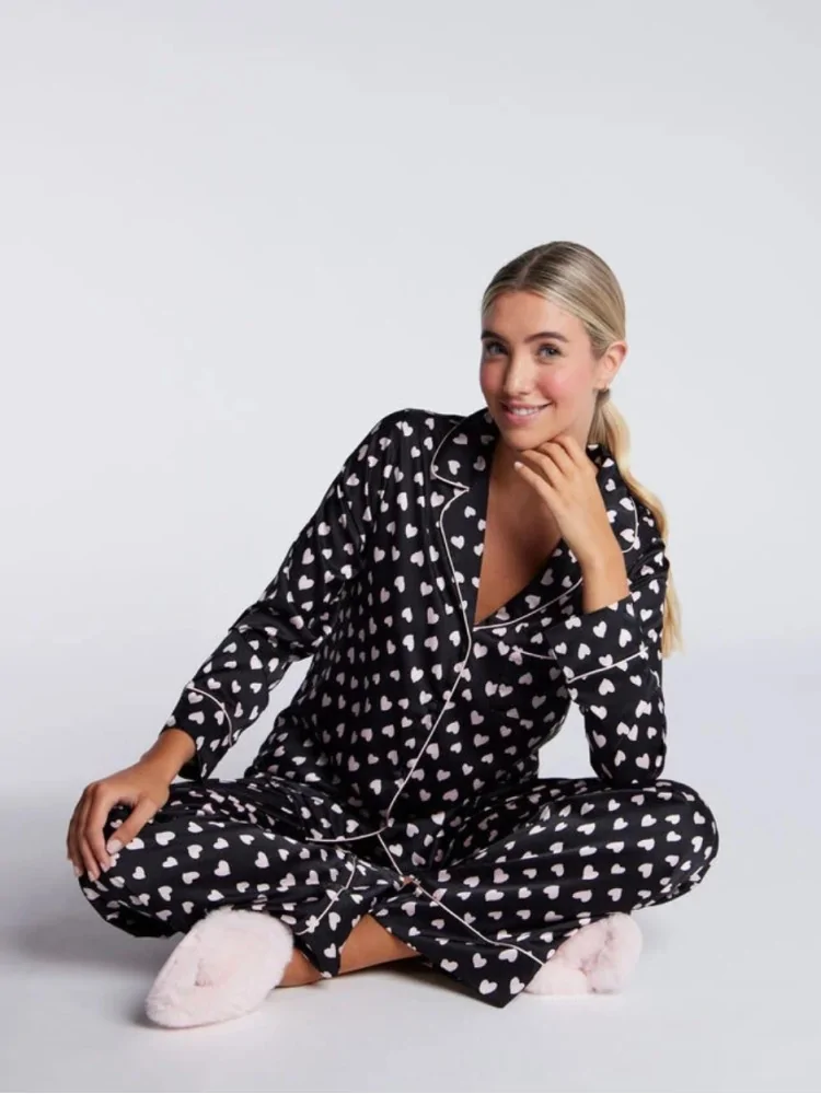 BLACK SATIN PYJAMAS - ERSIE