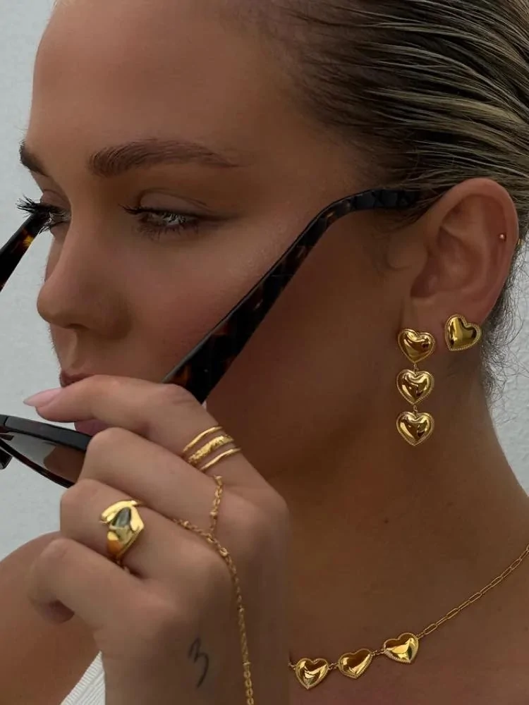 ΣΚΟΥΛΑΡΙΚΙΑ ΚΑΡΔΙΕΣ - LUCY