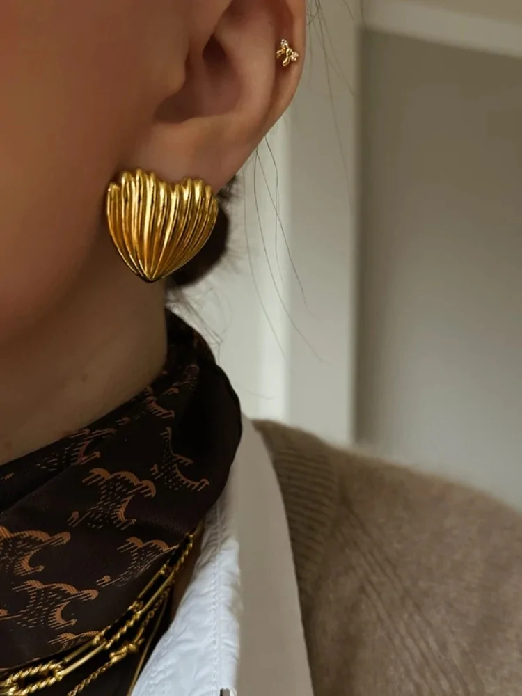 GOLD HEART EARRINGS - ANNA