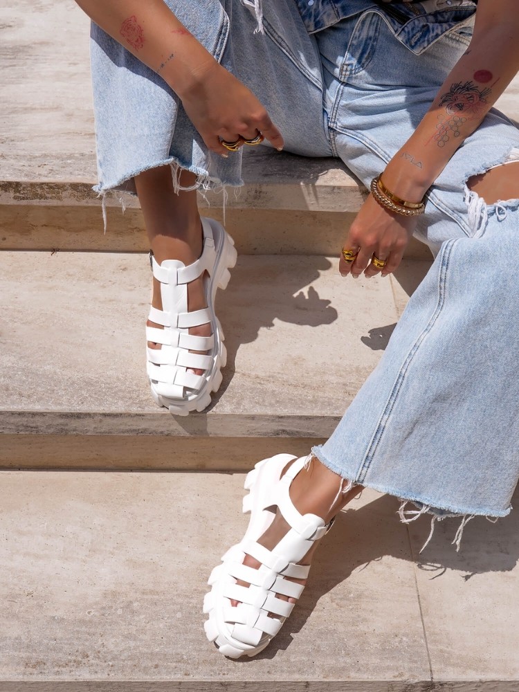 WHITE FLAT SANDALS - MARONA