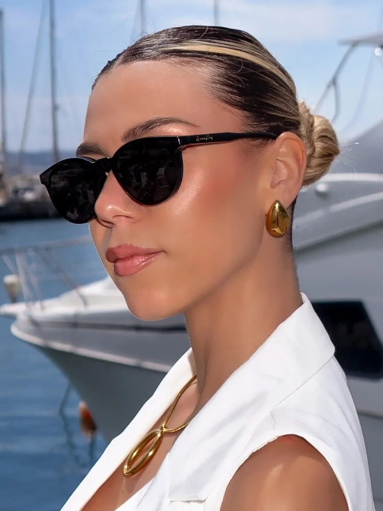 ANNAKEY CLIP ON BLACK...