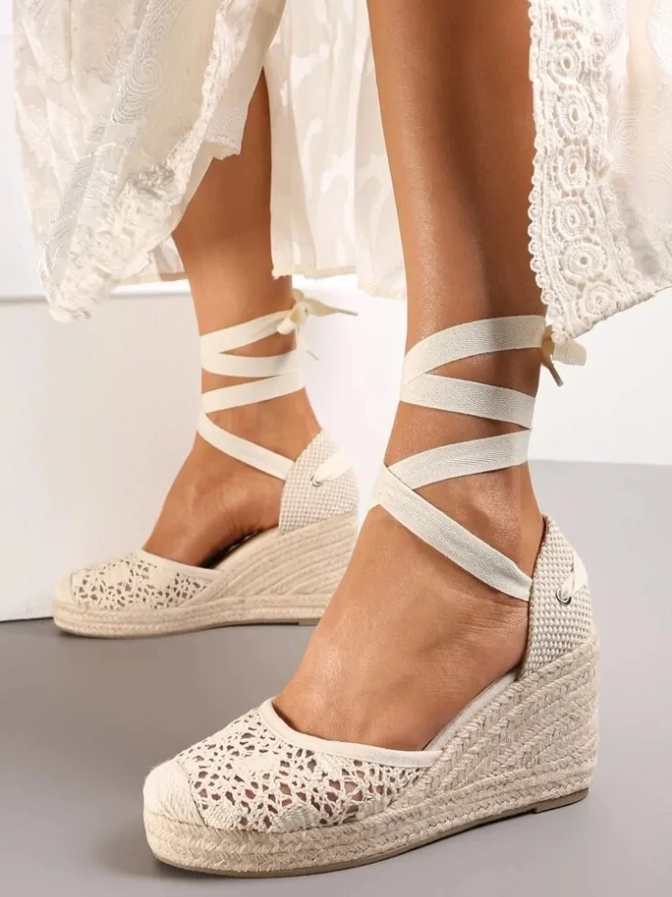 BALLERINA BEIGE PLATFORMS