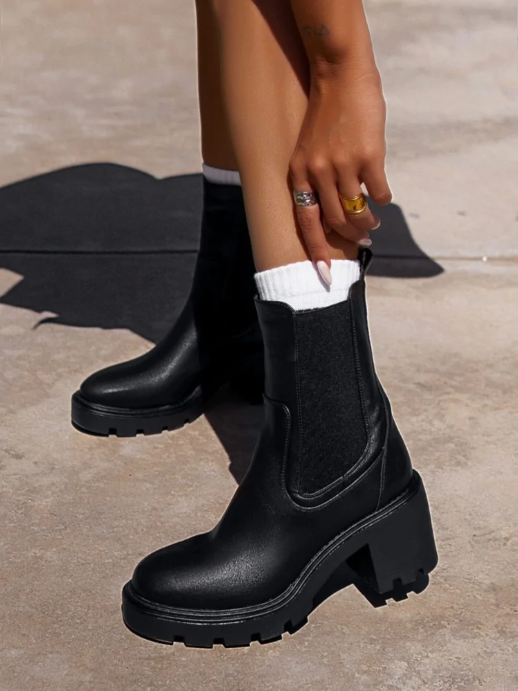 BLACK BOOTS - BOLARI