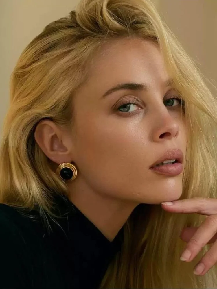 GOLD EARRINGS - ROVERY