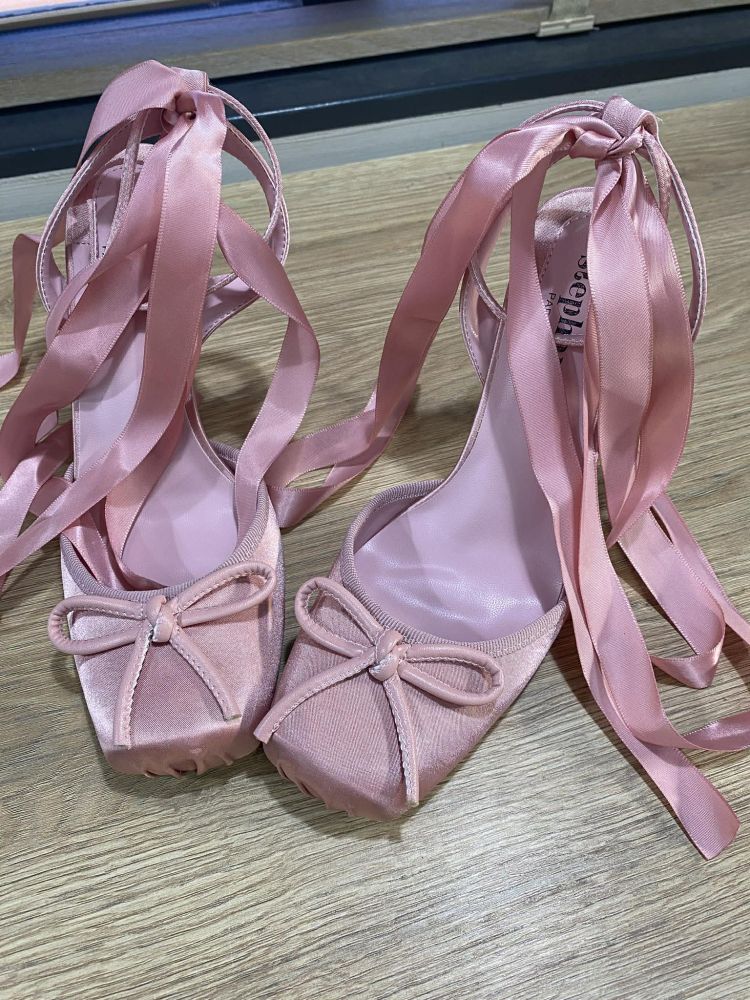 ΓΟΒΕΣ ΡΟΖ - BALLET